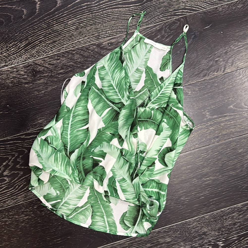 Size small racer back palm leaf top